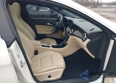 2014 Mercedes-Benz Cla 250 z USA, uszkodzony, nr VIN WDDSJ4EB4EN053923